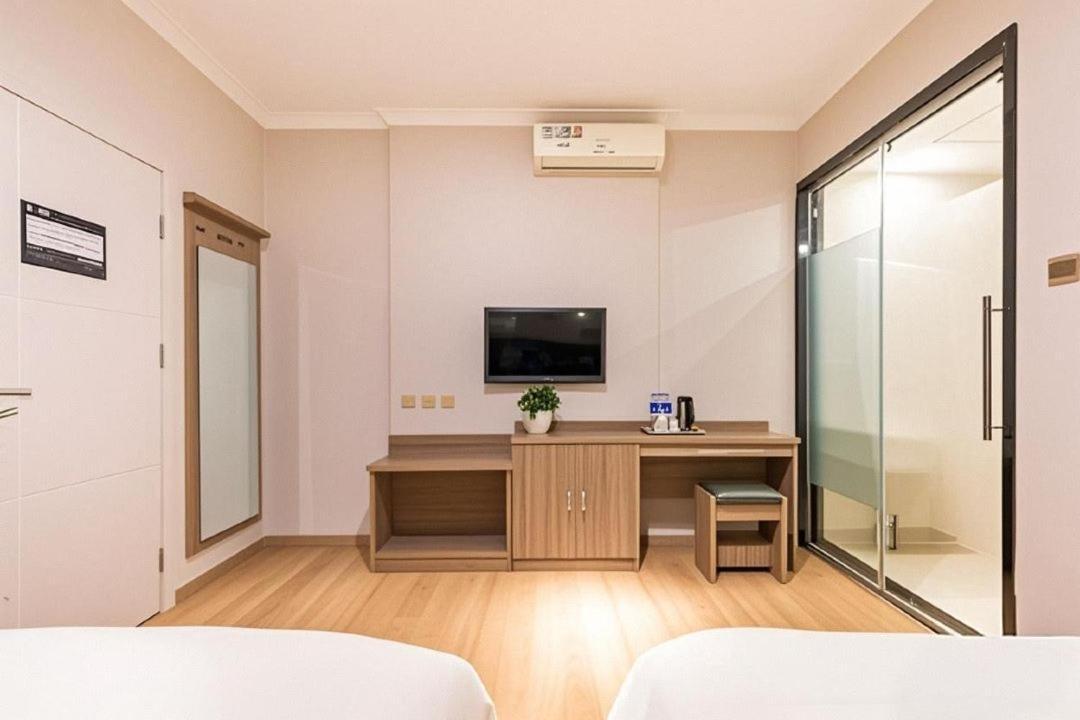 Qiqiaowu Hotel Beijing Daxing Airport Line Caoqiao Subway Station Branch Extérieur photo